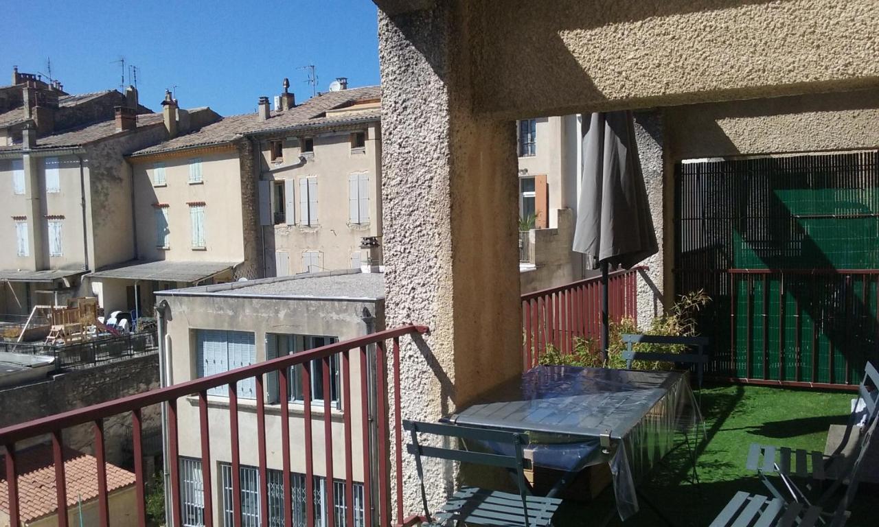 appartement climatisé avec terrasse au coeur de Nyons Esterno foto